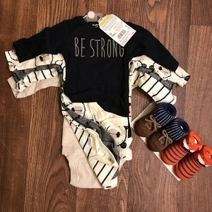 0-3 Month Onesies and Socks Set NWT